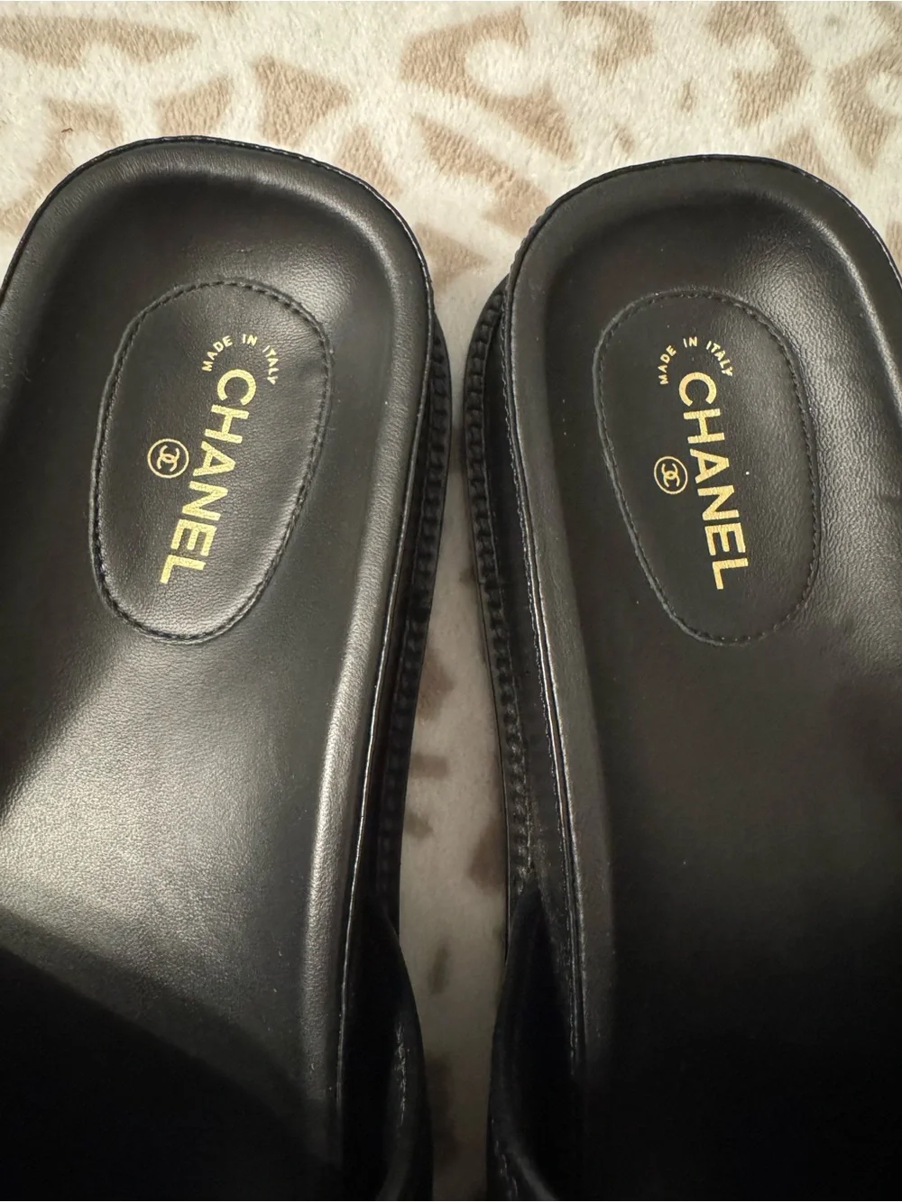 CHANEL ‘22 Black Multicolor Logo Leather Slides 39